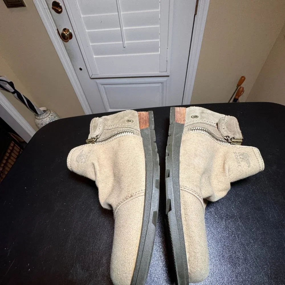 Sorel size 6.5 tan ankle boots